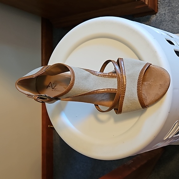 A2 by Aerosoles Open Toe Heels 11M Tan and Brown - Picture 2 of 7